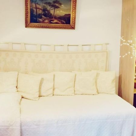 Small Luxurious Room In The Heart Of Saint Germain Paris Bagian luar foto