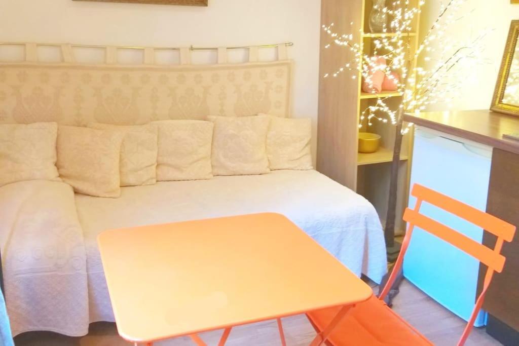 Small Luxurious Room In The Heart Of Saint Germain Paris Bagian luar foto