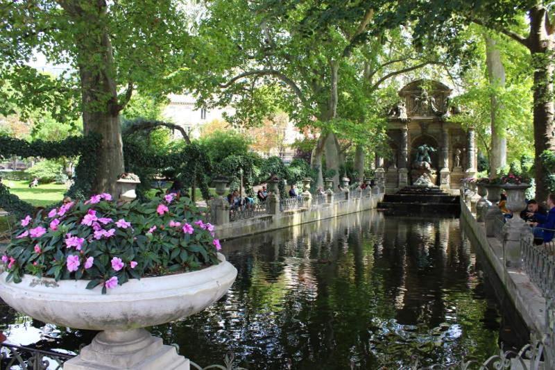 Small Luxurious Room In The Heart Of Saint Germain Paris Bagian luar foto