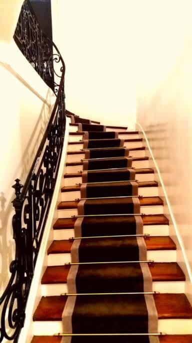 Small Luxurious Room In The Heart Of Saint Germain Paris Bagian luar foto